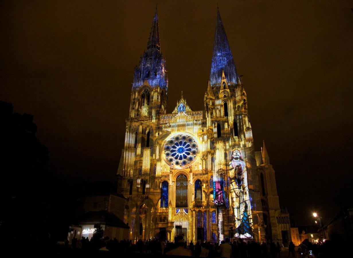 B&B Hotel Chartres Centre Cathedrale 3 Etoiles Eksteriør bilde