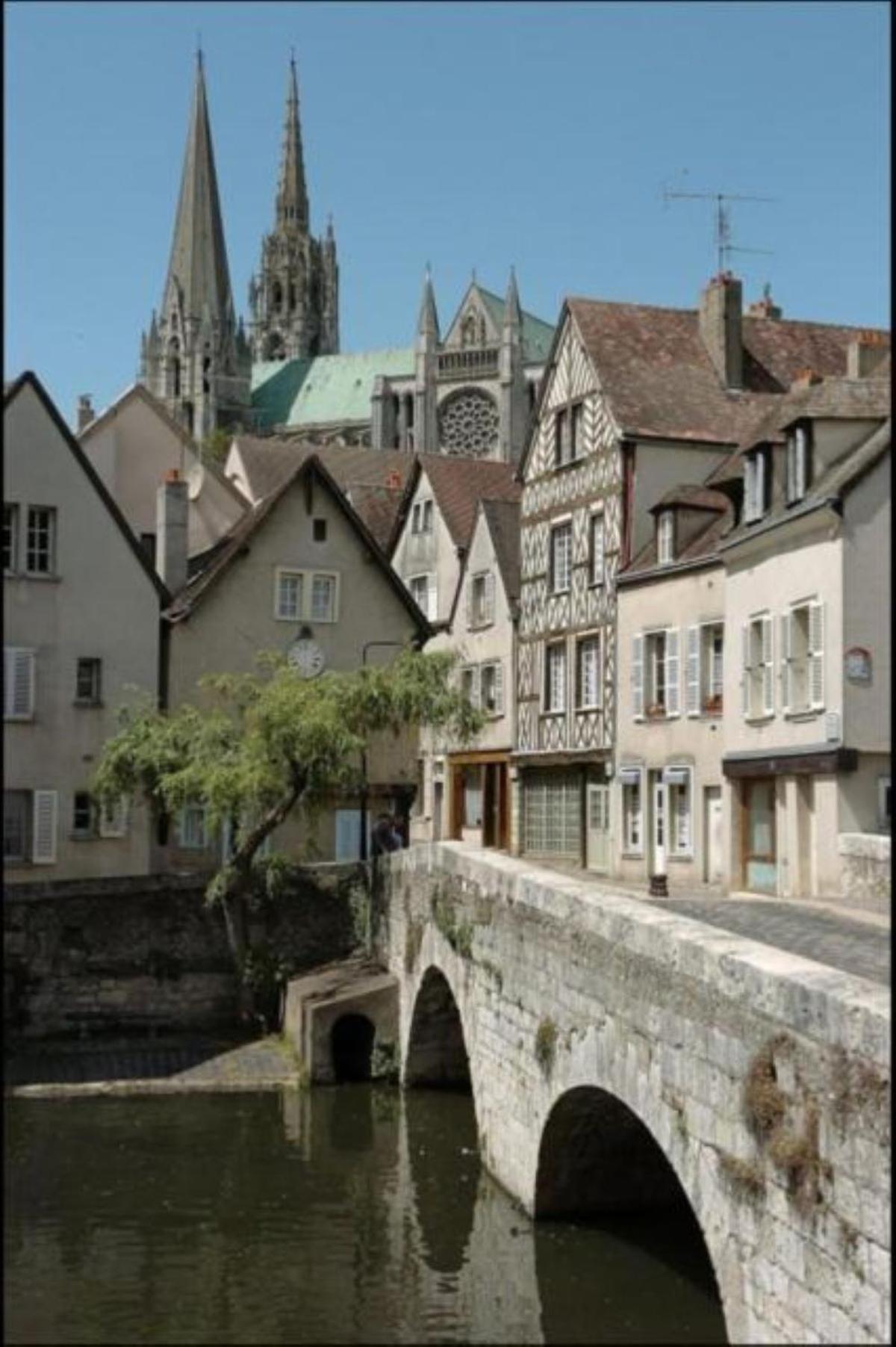 B&B Hotel Chartres Centre Cathedrale 3 Etoiles Eksteriør bilde